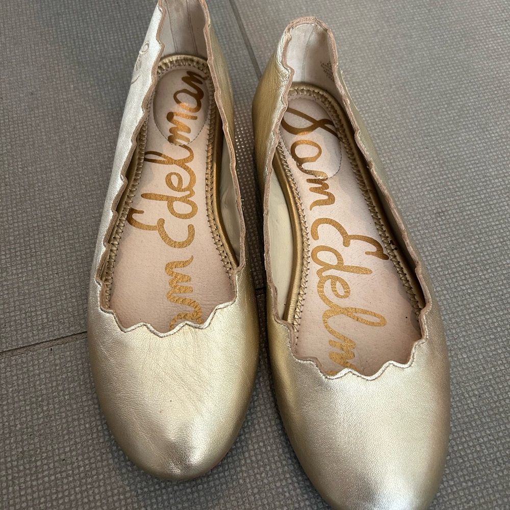 Preowned Sam Edelman Gold Scalloped Flats
